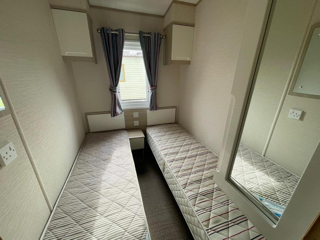 צ'אפל סנט לאונרדס Pg177 Golden Palm Resort 8 Berth Caravan With Decking מראה חיצוני תמונה